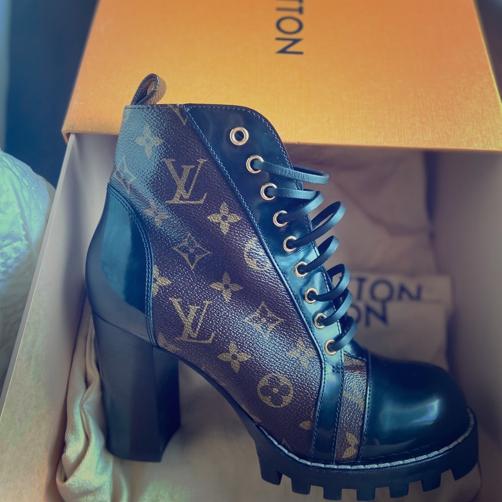 LOUIS VUITTON ANKLE BOOTS/BOOTIES